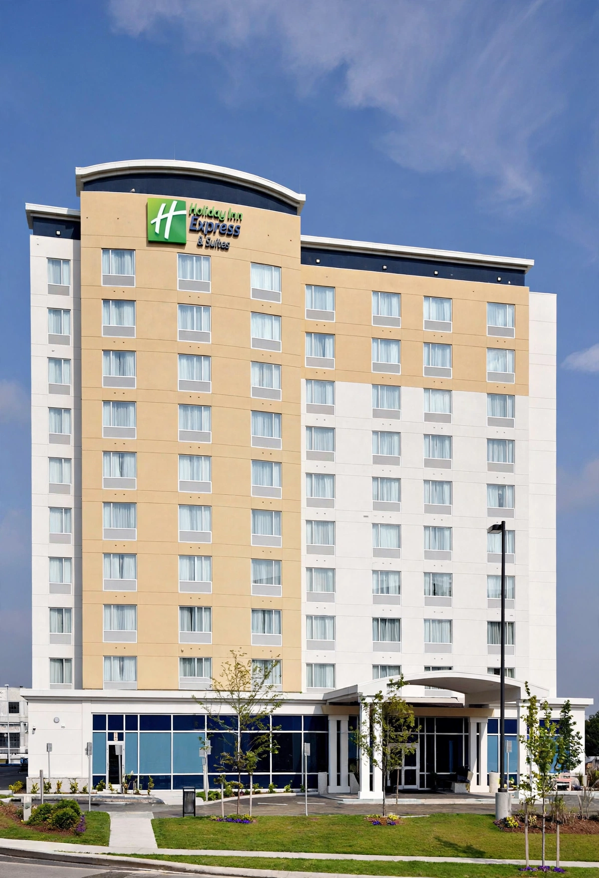 Holiday Inn Richmond Hill exterior